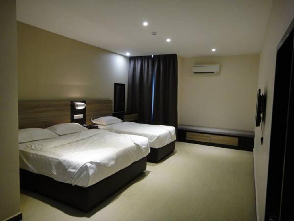 Galaxy Hotel Simpang Ampat  Esterno foto