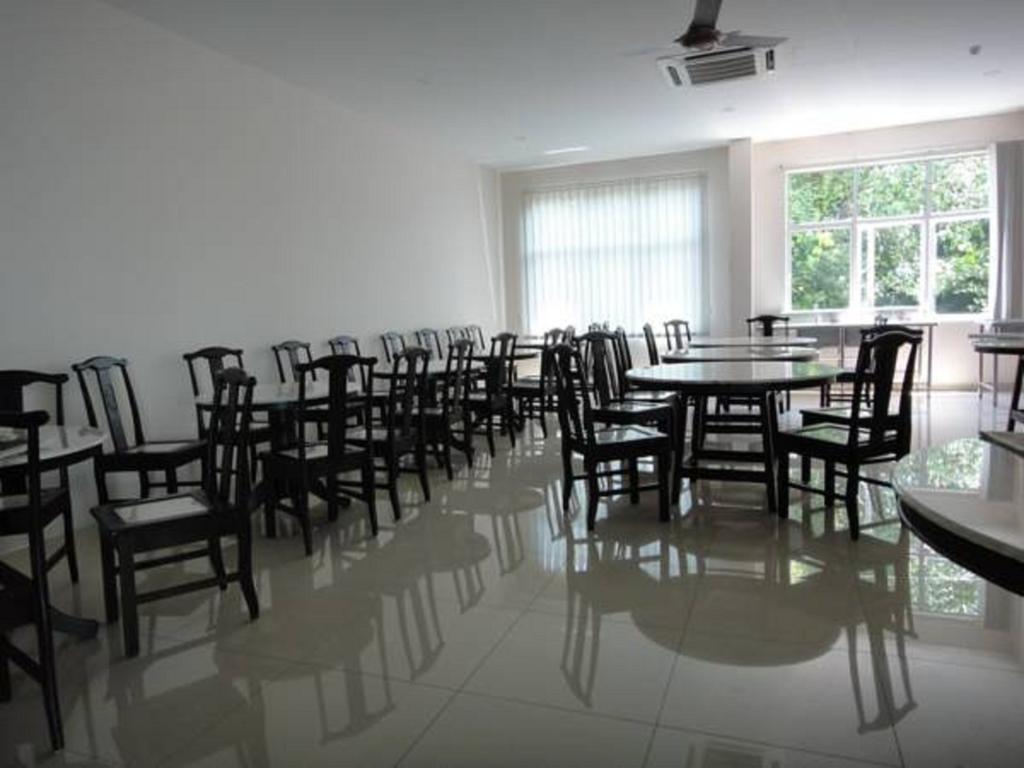 Galaxy Hotel Simpang Ampat  Esterno foto