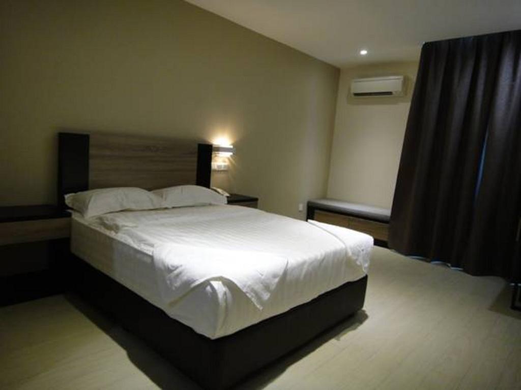 Galaxy Hotel Simpang Ampat  Esterno foto