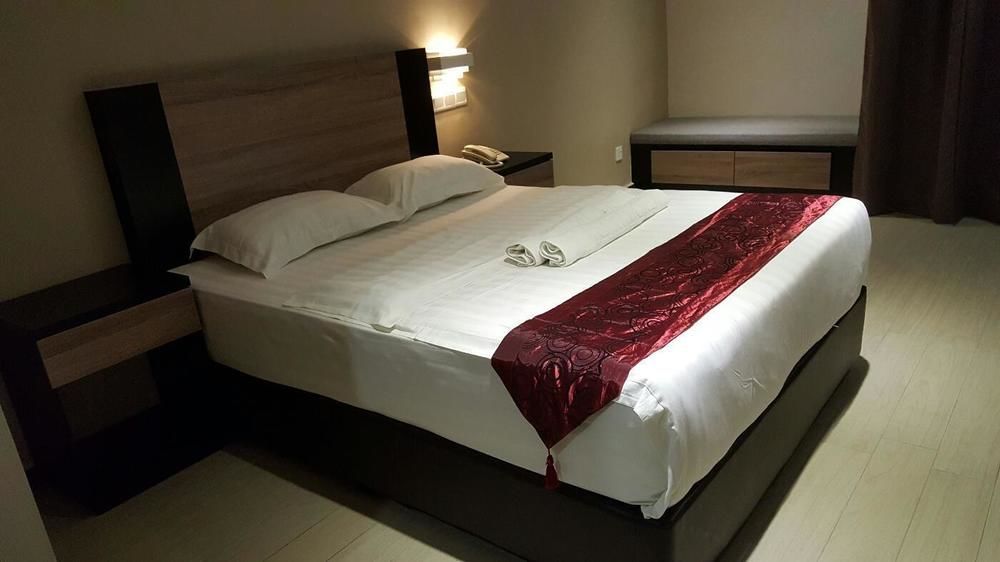 Galaxy Hotel Simpang Ampat  Esterno foto