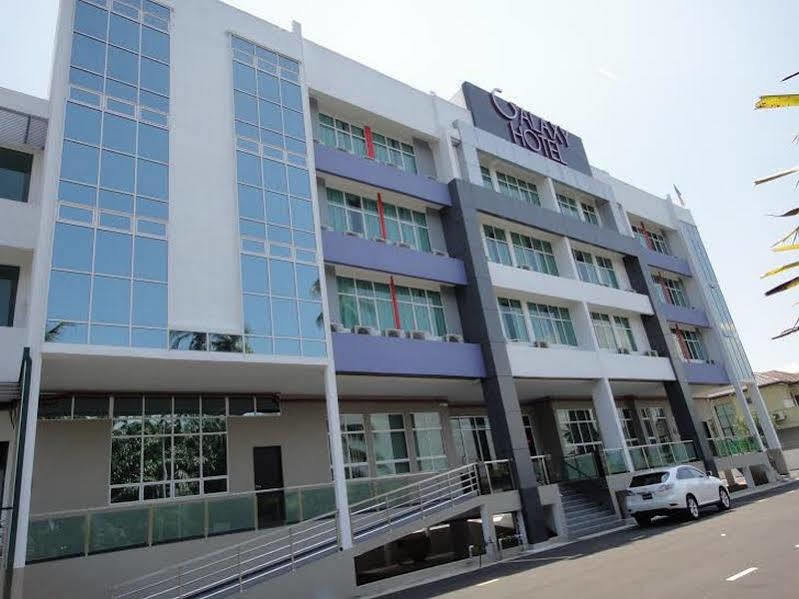 Galaxy Hotel Simpang Ampat  Esterno foto
