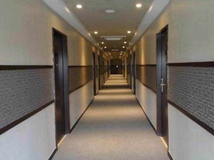 Galaxy Hotel Simpang Ampat  Esterno foto
